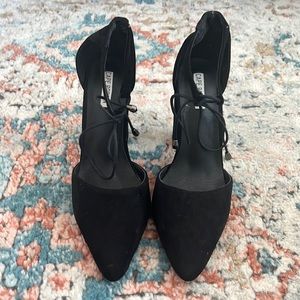 Cape Robbin Black Pump